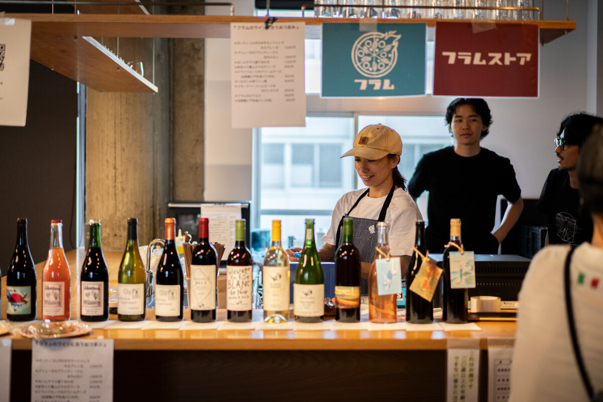 0618_winenight_web4.jpg